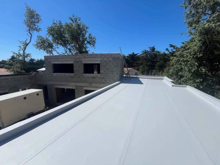 Une toiture plate imperméable